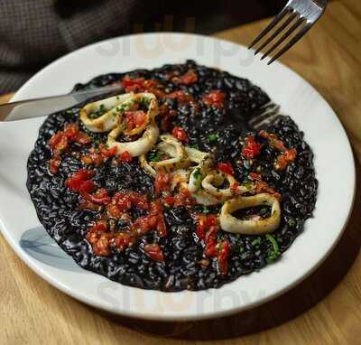 Crostone Bistro E Vino