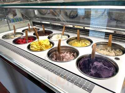 Pragelina Gelateria
