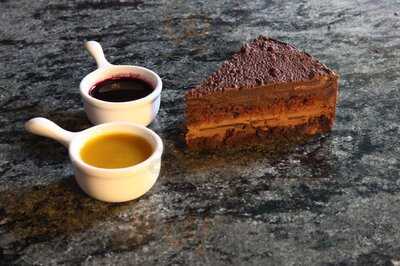 Ellory Café & Ellory - Real Chocolate Factory