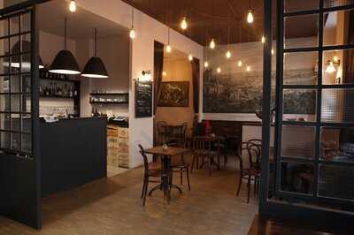 Ellory Café & Ellory - Real Chocolate Factory