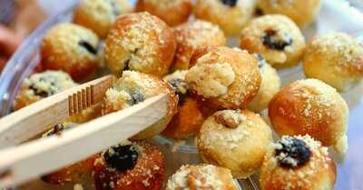 2 Deci - Coffee And Wine Art Gallery