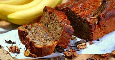 2 Deci - Coffee And Wine Art Gallery