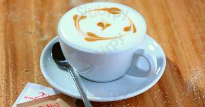 2 Deci - Coffee And Wine Art Gallery