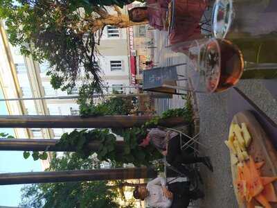 Na Břehu Rhôny Magasin Komunardů