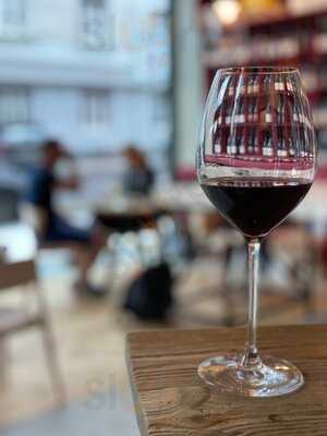 Na Břehu Rhôny Magasin Komunardů