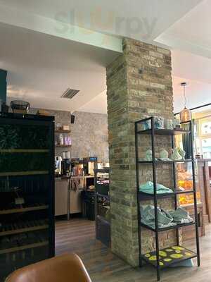 Avocado Bistro & Bar