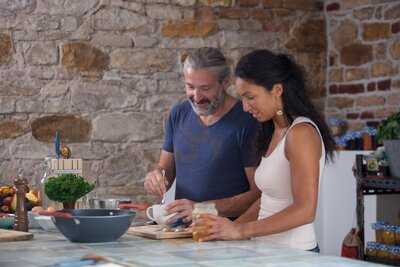 Eatwith: Aida Of Prague