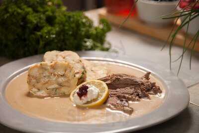 Eatwith: Aida Of Prague