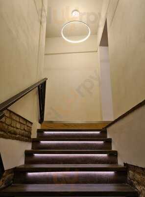 The House Restaurant & Pub