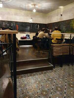 Bad Flash Bar _ Karlin