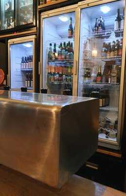 Bad Flash Bar _ Karlin