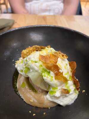 Danu Restaurant & Wine Cellar