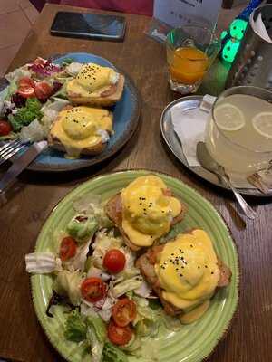 Board Game Cafe Meeples & Coffee