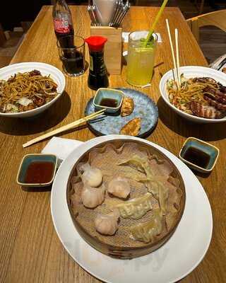 Fuku Wok & Sushi Perlova