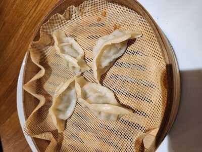 Fuku Wok & Sushi Perlova