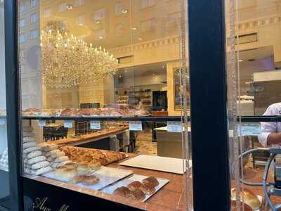 Aux Merveilleux De Fred