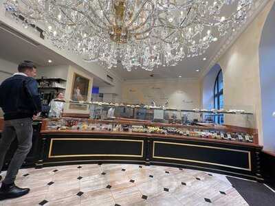 Aux Merveilleux De Fred