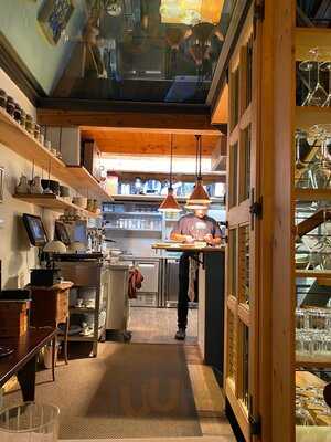 Vinobona Wine & Bistro