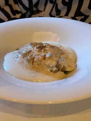 Vinobona Wine & Bistro