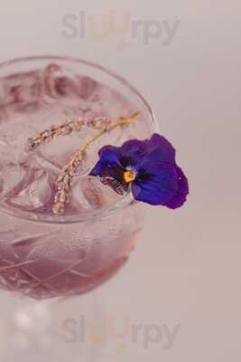 Le Peonia Flower Cafe