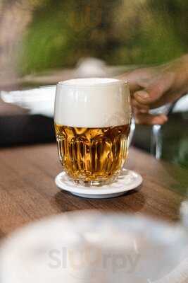 Kšeft Schnitzel Und Bier