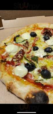 Burger & Pizza Factory