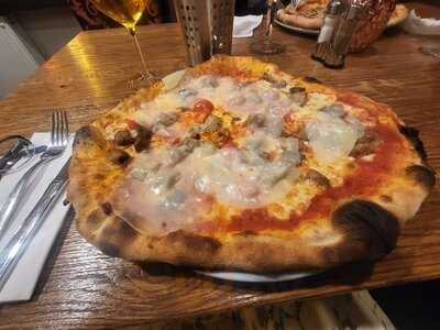 Trattoria Pizzeria Crudo