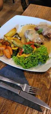 Trattoria Pizzeria Crudo