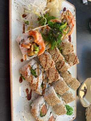 Naruto - Sushi And More