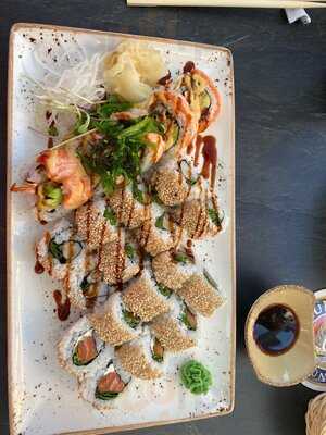 Naruto - Sushi And More