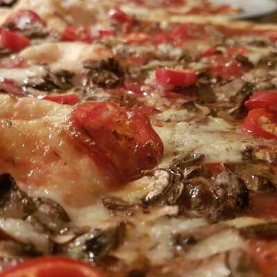 Hansls Holzofenpizzeria