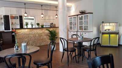 Cafe Mauerbluemchen
