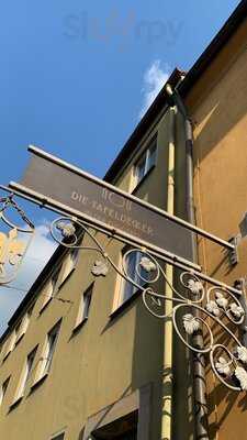 Die Tafeldecker In Der Fuggerei