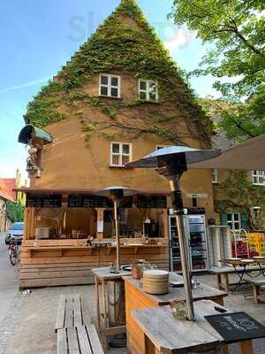 Die Tafeldecker In Der Fuggerei