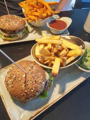 Hans Im GlÜck Burgergrill & Bar