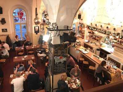 Bodega Vinos Y Tapas