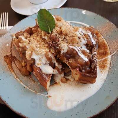 Hoffmanns Bistro & Wafflehouse