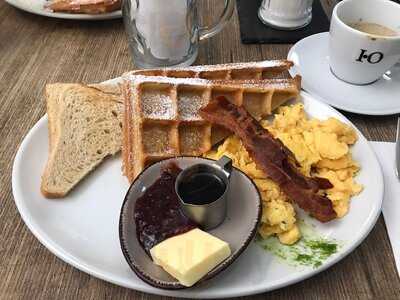 Hoffmanns Bistro & Wafflehouse