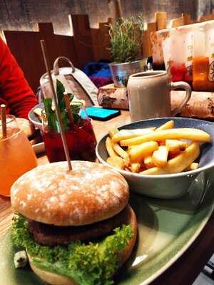 Hans Im GlÜck - Burgergrill And Bar