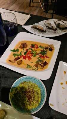 Cosmo's Tapas & Wine