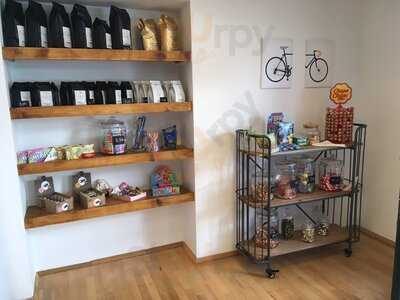 Du Kitchen Deli & Eatertainment