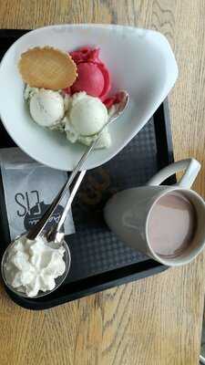 Aamu Italian Cafe & Ice Cream