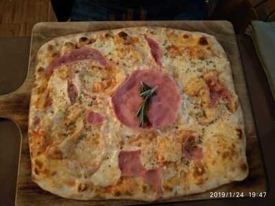 Pizza Hut Restaurant Garmisch