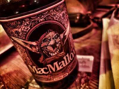 Bob's Punk Rock, Pizzeria Und Bierbar