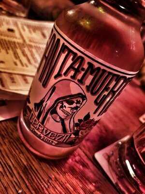 Bob's Punk Rock, Pizzeria Und Bierbar