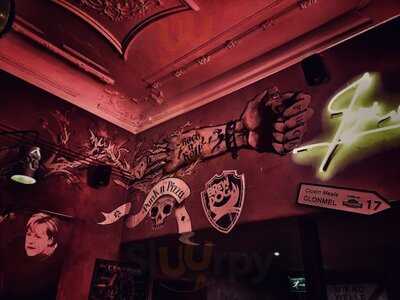 Bob's Punk Rock, Pizzeria Und Bierbar