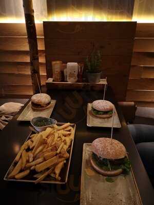 Hans Im GlÜck Burgergrill & Bar