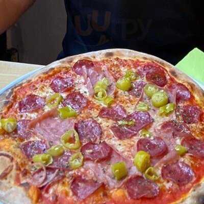 Feuerpfeils Holzofenpizza