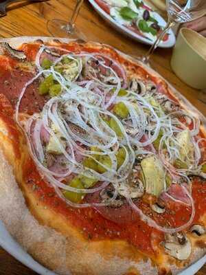 Feuerpfeils Holzofenpizza