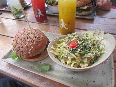 Hans Im GlÜck Burgergrill & Bar